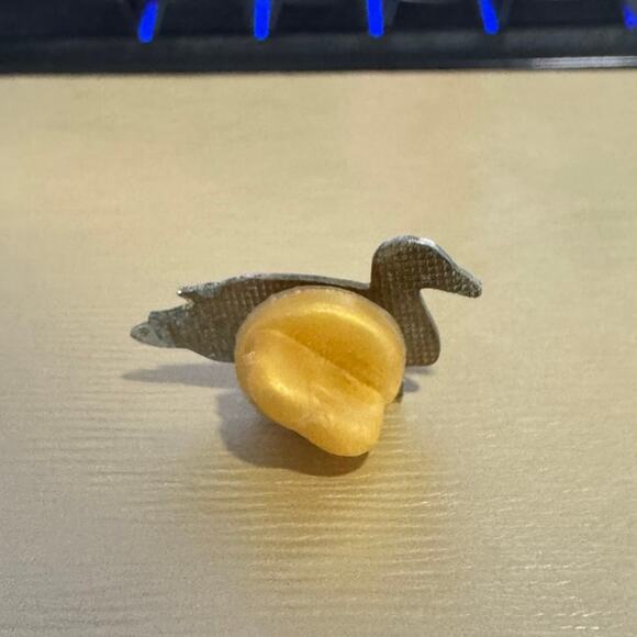 Vintage Bluebill decoy duck pin hunter backpack hat lapel bird lover colorful - Picture 3 of 4